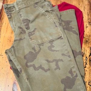 Sanctuary skinny leg cargo camouflage pants size 26